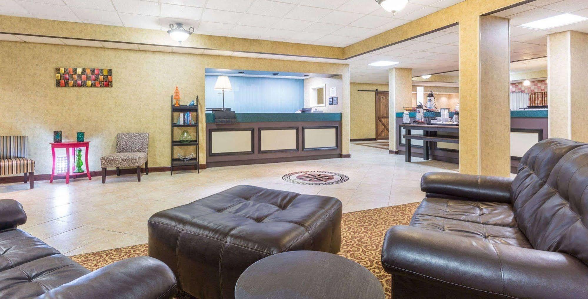 Rome Inn And Suites מראה חיצוני תמונה